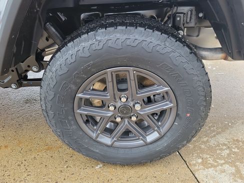 New 2026 Jeep Gladiator Sport image 5