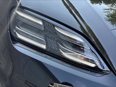 Certified 2025 Porsche Macan 4 Electric AWD/4WD image 30