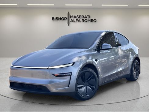 Used 2026 Tesla Model Y Long Range AWD/4WD image 2