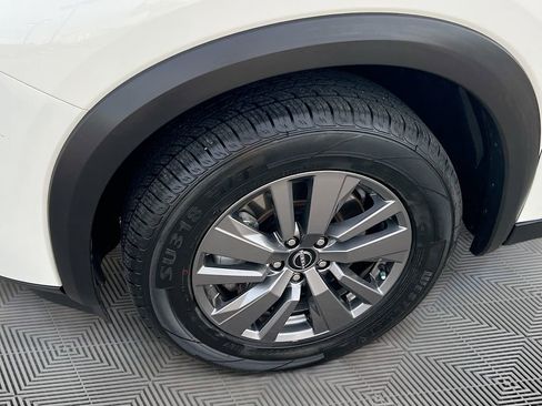 Used 2024 Nissan Pathfinder SV image 31