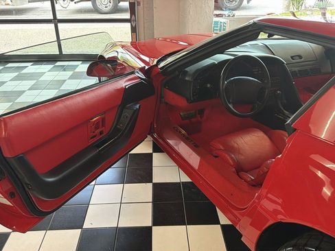 Used 1993 Chevrolet Corvette Coupe RWD image 13