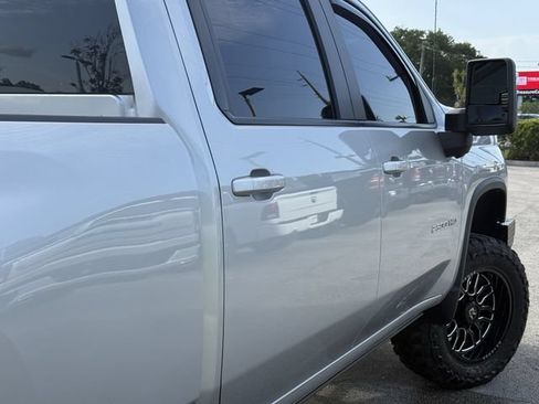 Used 2021 Chevrolet Silverado 2500 LT w/ Convenience Package AWD/4WD image 8