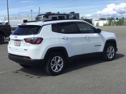 Certified 2024 Jeep Compass Latitude image 8