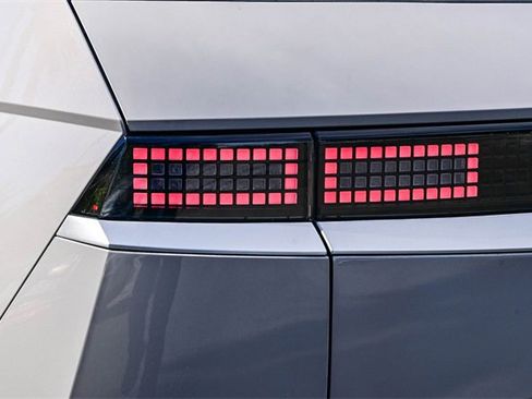 Certified 2025 Hyundai Ioniq 5 SEL image 9