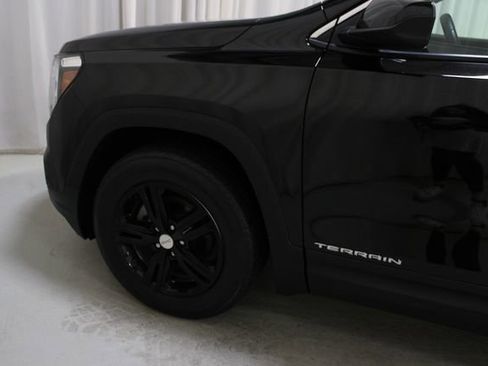 Used 2022 GMC Terrain SLE image 29