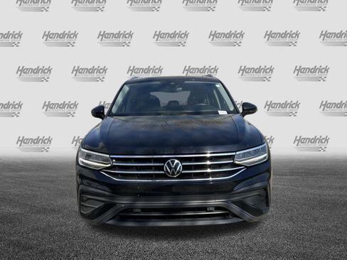 Used 2023 Volkswagen Tiguan SE image 3