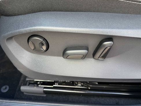 New 2026 Volkswagen Taos SE AWD/4WD image 9