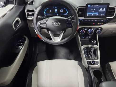Certified 2026 Hyundai Venue SEL FWD image 7