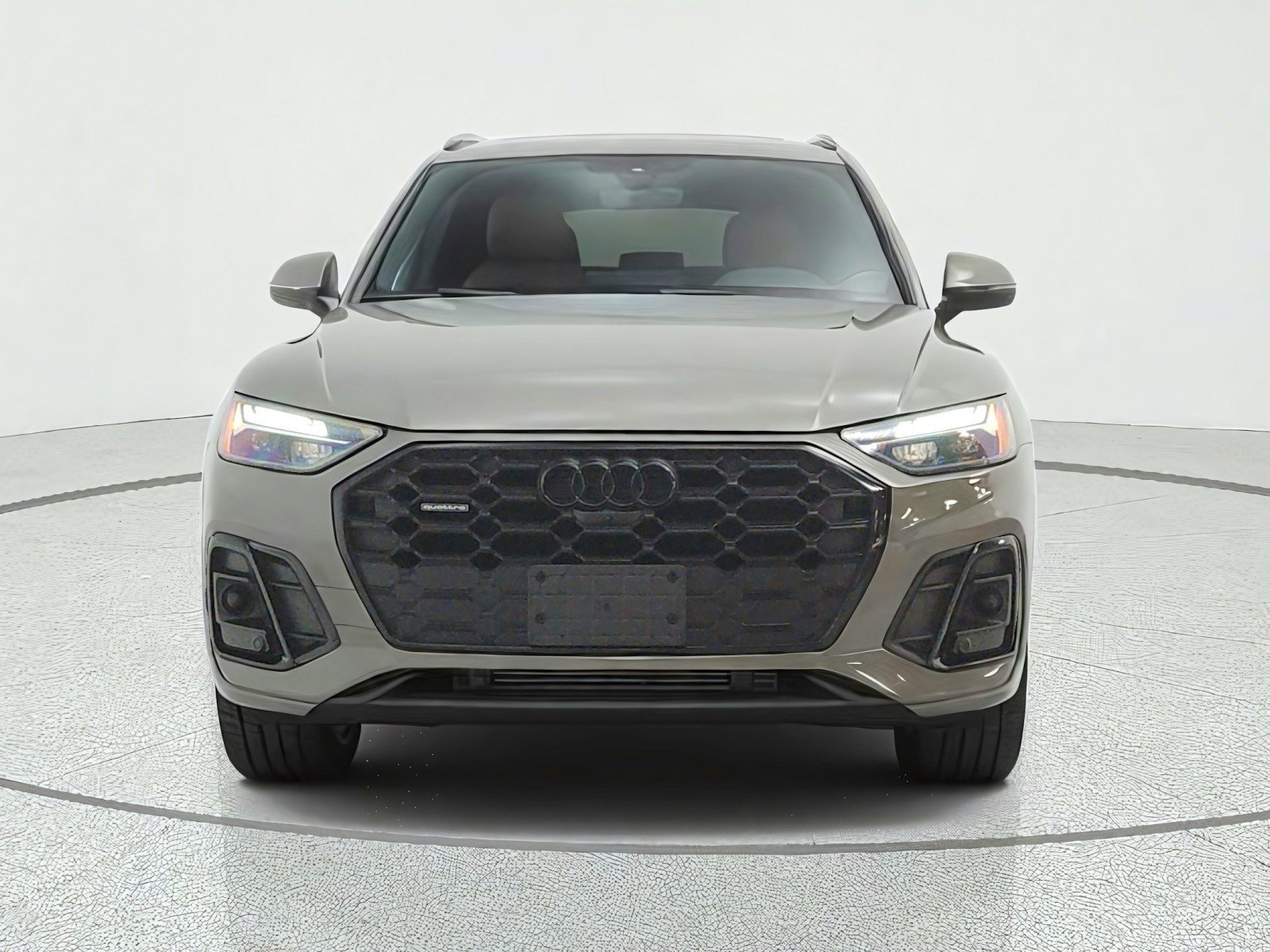 Used 2023 Audi Q5 2.0T Premium Plus w/ Premium Plus Package AWD/4WD image 2
