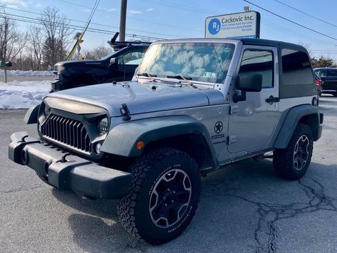 Used 2014 Jeep Wrangler Sport image 3