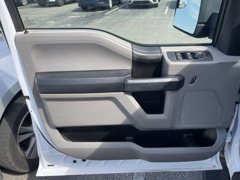 Used 2019 Ford F150 XL w/ Equipment Group 101A Mid AWD/4WD image 4