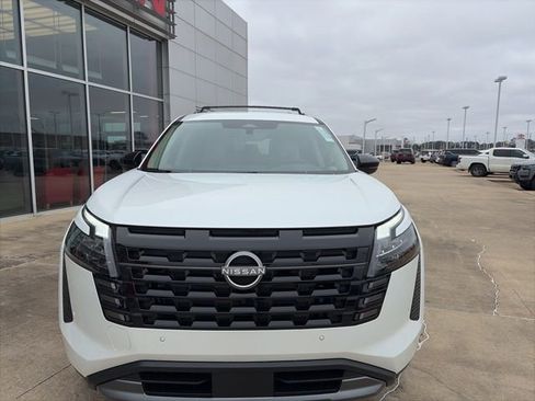 New 2026 Nissan Pathfinder SL image 6