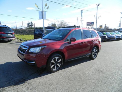 Used 2017 Subaru Forester 2.5i Premium image 4