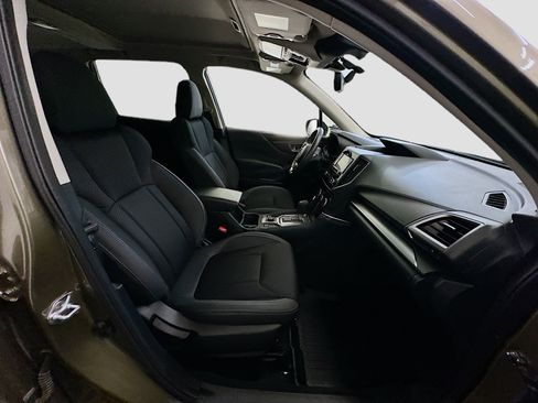 Used 2024 Subaru Forester Premium image 32