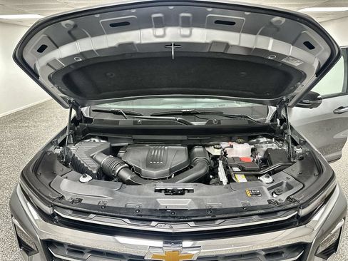 New 2026 Chevrolet Traverse LT w/ Driver Confidence Package AWD/4WD image 17