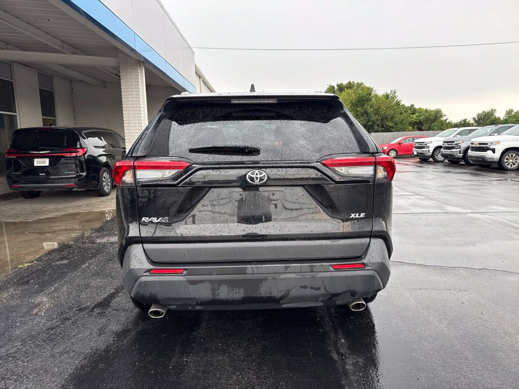 Used 2025 Toyota RAV4 XLE FWD image 4