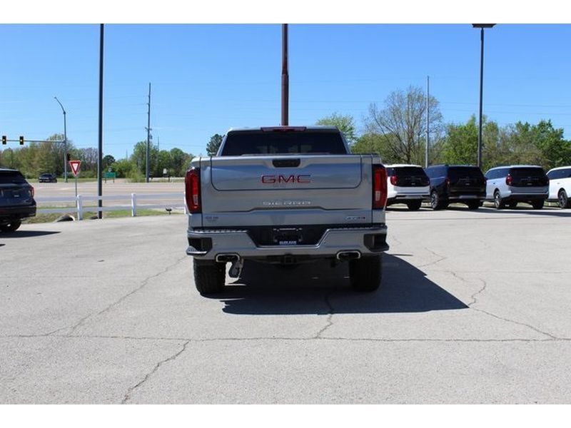 Used 2024 GMC Sierra 1500 AT4 w/ Technology Package AWD/4WD image 4