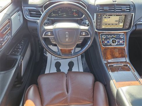 Used 2019 Lincoln Continental Reserve image 11