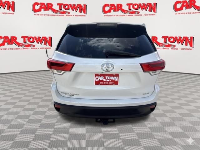 Used 2018 Toyota Highlander XLE FWD image 15