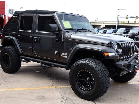Used 2019 Jeep Wrangler Unlimited Sport S AWD/4WD image 4