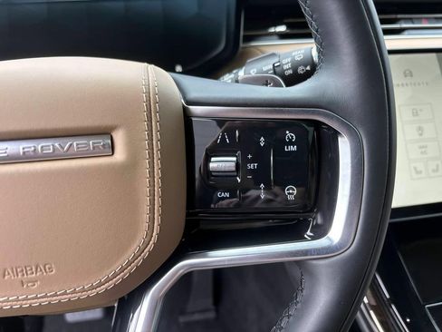 Used 2024 Land Rover Range Rover Sport SE image 16