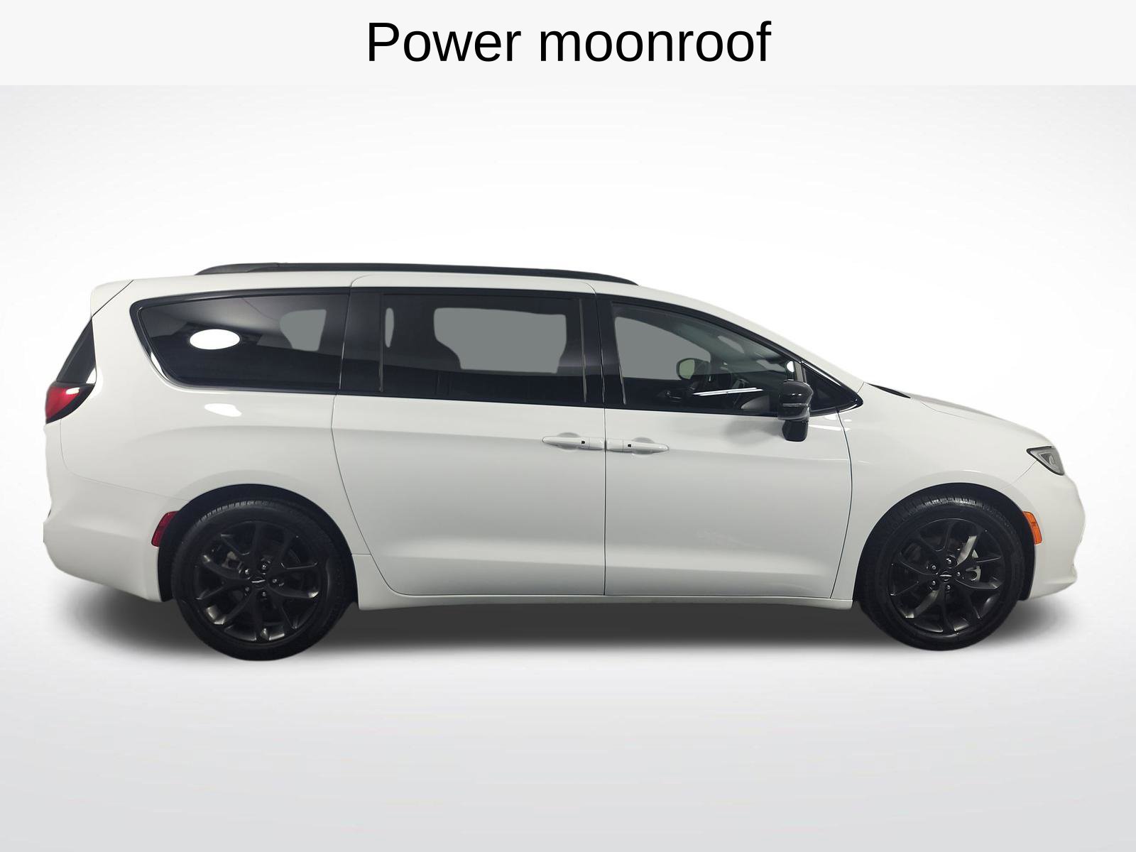 Used 2025 Chrysler Pacifica Limited FWD image 37