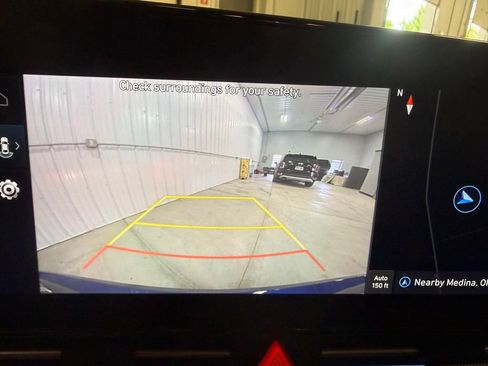 Used 2024 Hyundai Elantra SEL FWD image 35