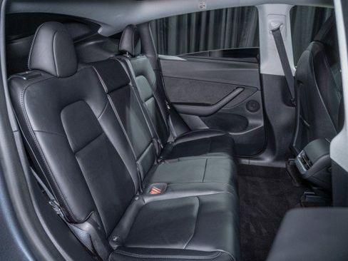 Used 2022 Tesla Model Y Performance image 12