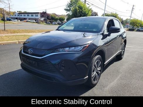 Certified 2021 Toyota Venza LE image 10