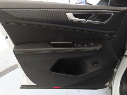 Used 2024 Volkswagen Atlas Cross Sport SEL Premium R-Line image 11