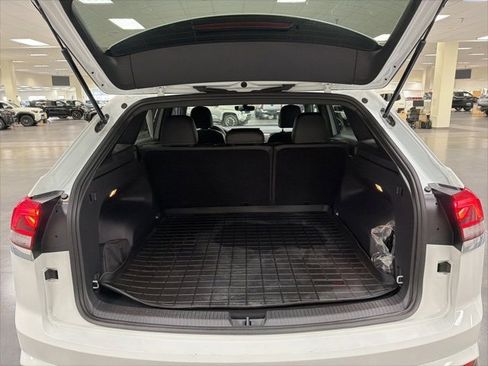 Used 2022 Volkswagen Atlas Cross Sport SE image 14