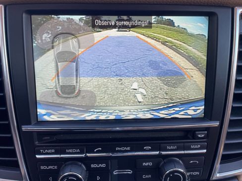 Used 2014 Porsche Panamera 4 image 30