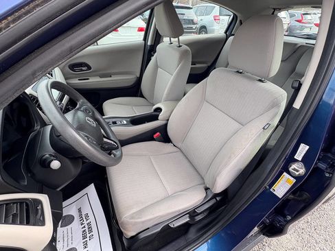 Used 2017 Honda HR-V LX image 19