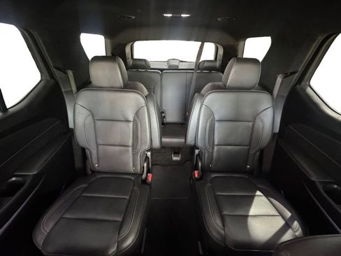 Used 2023 Chevrolet Traverse LT w/ LT Premium Package image 17