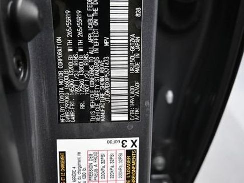 Used 2023 Lexus GX 460 Luxury w/ Sport Design Package AWD/4WD image 9