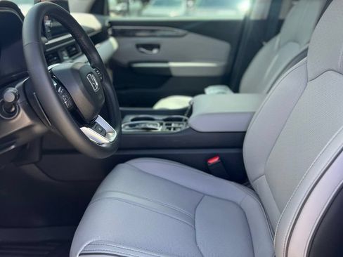Certified 2025 Honda Pilot Elite image 19
