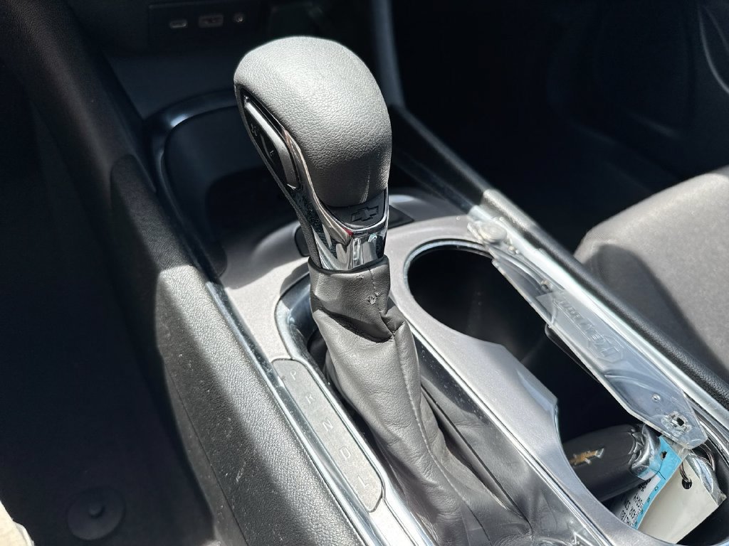 Used 2024 Chevrolet Malibu LT FWD image 17
