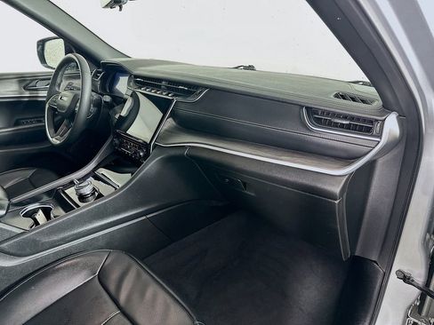 Certified 2024 Jeep Grand Cherokee L Limited w/ Luxury Tech Group II image 43