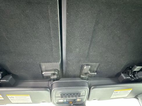 Used 2023 Ford Bronco Everglades image 36