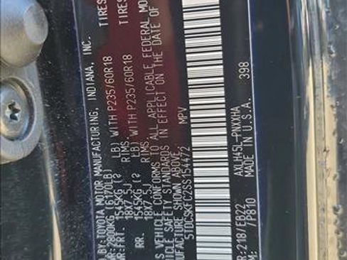 Used 2025 Toyota Sienna XLE Woodland Edition image 24