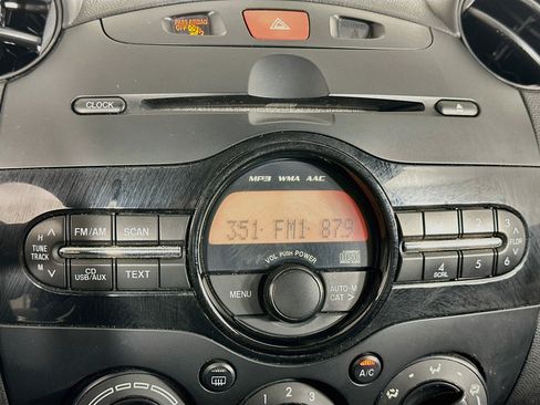 Used 2014 MAZDA MAZDA2 Sport FWD image 19