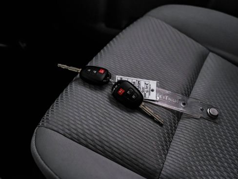 Used 2019 Toyota Highlander LE image 55