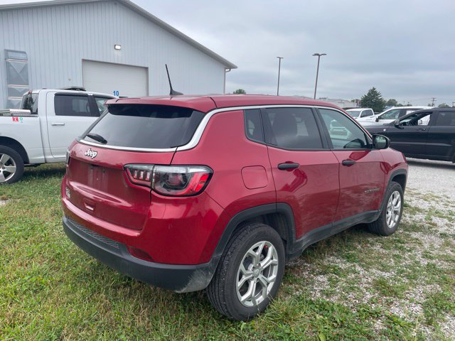 Used 2024 Jeep Compass Sport AWD/4WD image 5