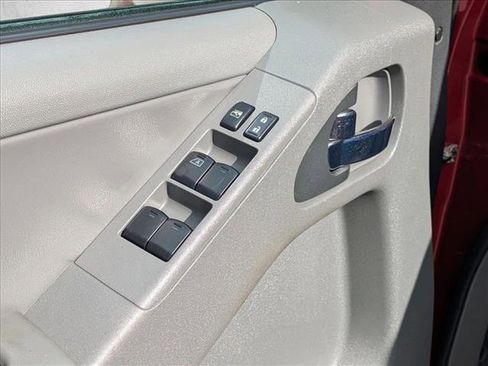 Used 2019 Nissan Frontier SL AWD/4WD image 12