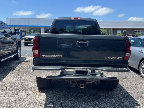 Used 2004 Chevrolet Silverado 2500 LS AWD/4WD image 3