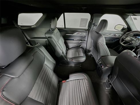 New 2026 Ford Explorer ST-Line w/ ST-Line Street Pack image 30