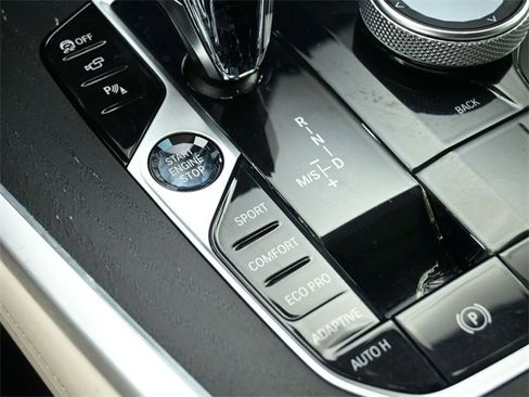 Used 2022 BMW X7 xDrive40i w/ Executive Package image 25