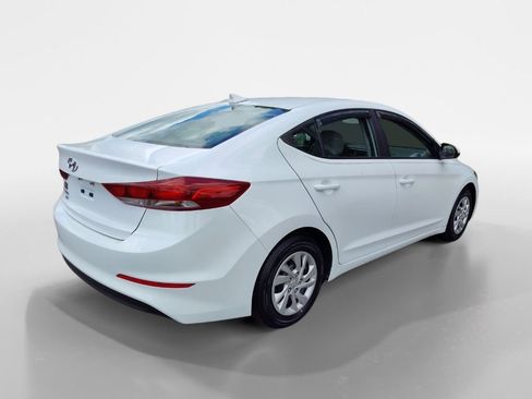 Used 2017 Hyundai Elantra SE image 7
