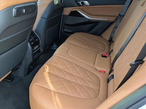 Used 2026 BMW X5 xDrive40i w/ Climate Comfort Package image 17