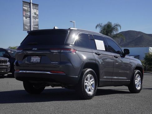 Certified 2022 Jeep Grand Cherokee Laredo w/ Luxury Tech Group I image 4